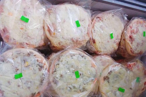 Nguồn gốc pizza siêu rẻ tràn chợ mạng, 6 tháng không mốc hỏng