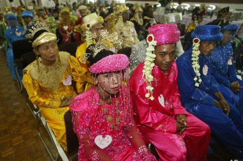Tranh cãi lời khuyên người giàu nên lấy người nghèo của bộ trưởng Indonesia