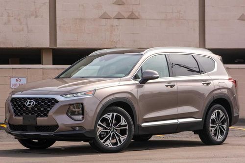 Phân khúc SUV 7 chỗ tháng 1/2020: Hyundai Santa Fe bất ngờ vượt mặt Toyota Fortuner