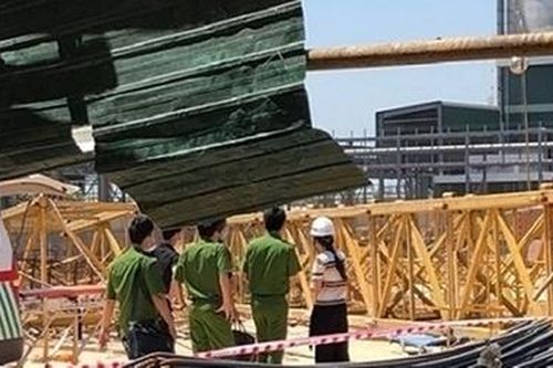 Sập cần cẩu công trình công ty, 3 người tử vong