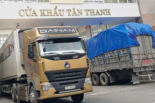 Hàng hóa thông quan vẫn 'nhỏ giọt'