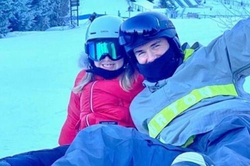 Gia đình David Beckham trượt tuyết tại Canada