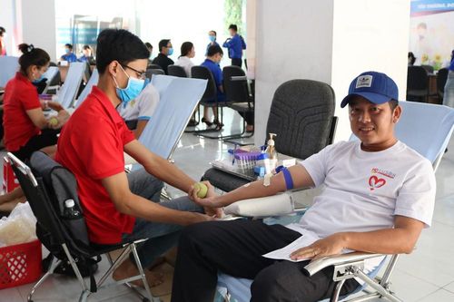 Hưởng ứng Chủ nhật Đỏ hiến máu cứu người tại Cần Thơ