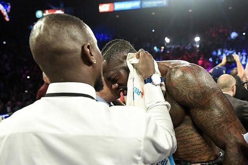 Deontay Wilder nhập viện sau trận thua Tyson Fury