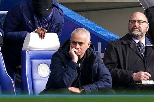 Mourinho thua trò cũ: 'Người đặc biệt' thành chuyên gia thất bại