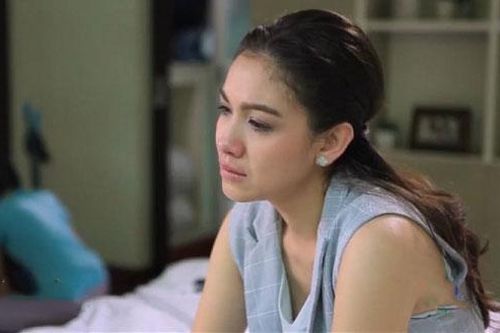 Bố chồng vừa mất được một tháng thì cô giúp việc cũ dẫn theo đứa trẻ đến thắp hương kèm theo yêu cầu khiến mẹ chồng tôi ngất xỉu