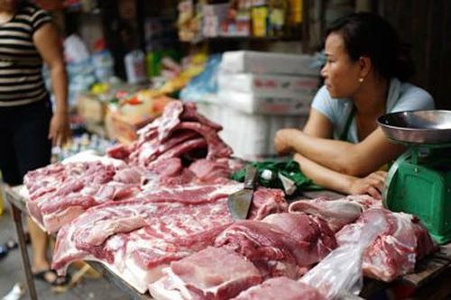 Đi chợ mua thịt nhưng mấy ai biết: Vì sao người bán hàng dùng giẻ để lau thịt?