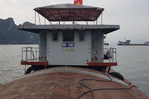 Phát hiện tàu chở trái phép gần 500 m3 cát từ Hà Nội về Quảng Ninh