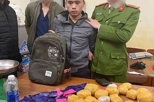 Thiếu tiền tiêu xài, nam thanh niên 20 tuổi vác lượng ma túy 'khủng' đi buôn