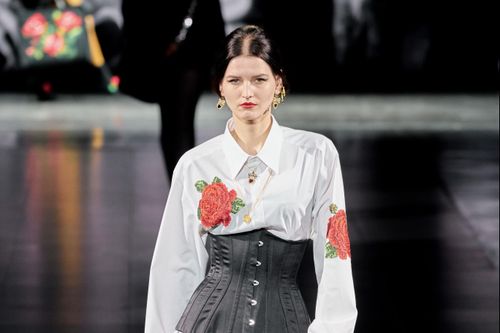 Không có khách mời đến Milan Fashion Week vì lo ngại virus corona