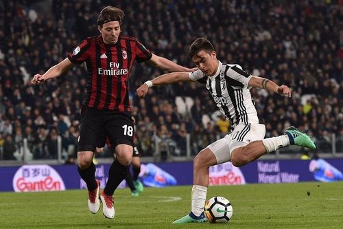 Covid-19 bắt đầu 'càn quét' Serie A, gần 100 trận bóng đá ở Italy bị hoãn