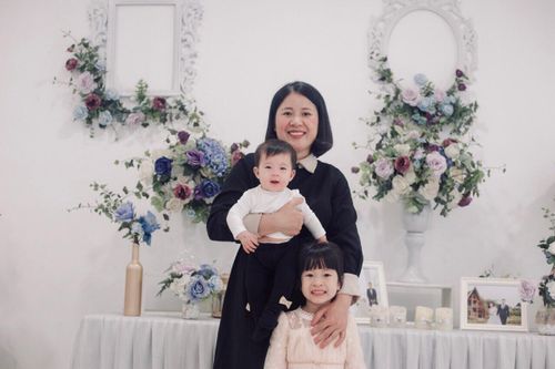 Mẹ điều trị ung thư di căn gan sinh 2 bé gái khỏe mạnh