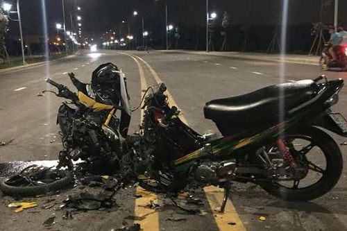 Hai người chết sau cú tông xe máy kinh hoàng ở Sài Gòn trong đêm