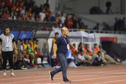 HLV Park Hang-seo có phải cách ly kiểm tra y tế? Vòng loại World Cup 2022 hy vọng vào Công Phượng