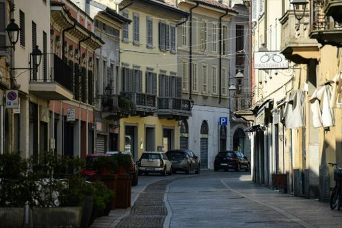 Italy phong tỏa các thị trấn ở Lombardy do COVID-19