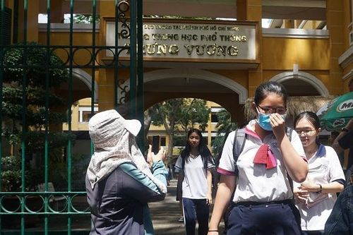Thành phố Hồ Chí Minh rà soát giáo viên, học sinh đi qua vùng dịch COVID-19