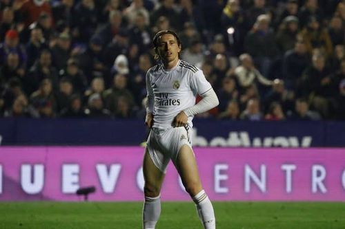 Real Madrid 'trượt chân' trước khúc cua
