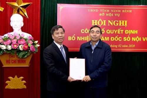 Công bố Quyết định của UBND tỉnh về công tác cán bộ