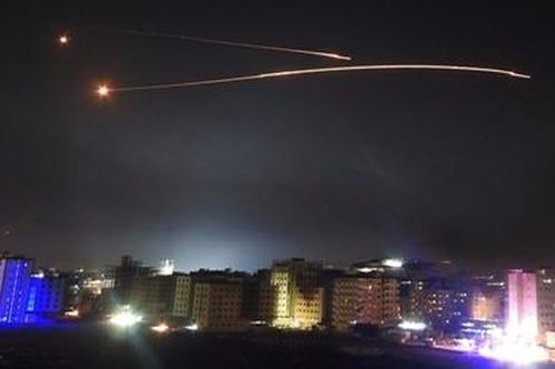 Tiêm kích Israel phóng tên lửa vào thủ đô Syria