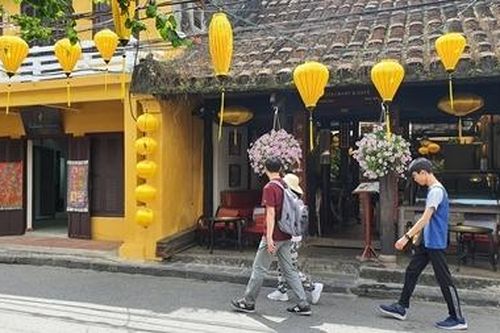 Vì sao nhiều cơ sở lưu trú ở Hội An 'khai khống' khách Trung Quốc?