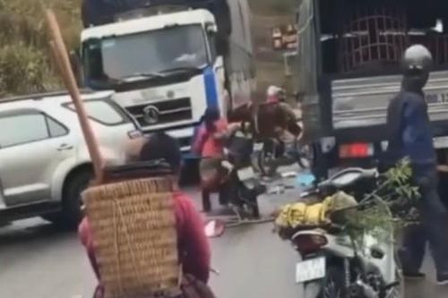 Nguyên nhân xe tải lao thẳng vào đám đông đứng xem TNGT trên QL6