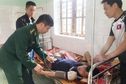 Giận vợ, chồng ăn lá ngón tự tử