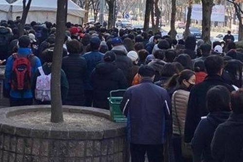 Hành động tuyệt vời của siêu thị Hàn Quốc giúp người dân giữa tâm dịch COVID-19
