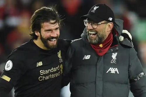 Liverpool cân bằng kỷ lục thắng liên tiếp của Man City