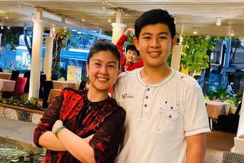 Con trai Phước Sang - Kim Thư cao nổi bật ở tuổi 13