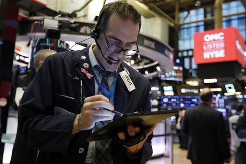 Dow Jones giảm hơn 1.000 điểm vì virus corona