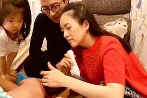 Chương Tử Di bị hói đầu sau khi sinh con thứ hai