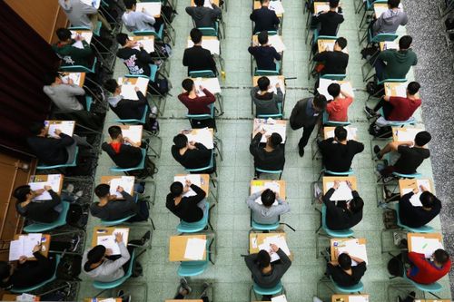 Hong Kong hoãn tựu trường đến sau ngày 20/4 vì lo ngại virus corona