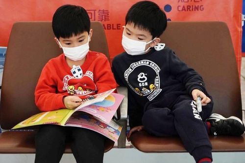 Hong Kong tiếp tục cho học sinh nghỉ đến 20/4