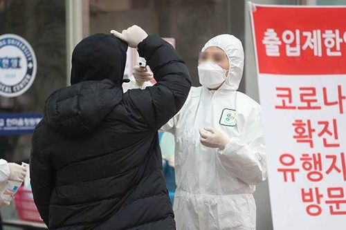Thủ tướng Hàn Quốc chuyển trụ sở công tác tới thành phố tâm dịch