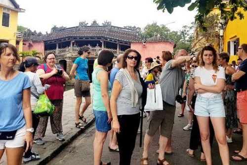 Phạt 2 homestay khai khống khách Trung Quốc