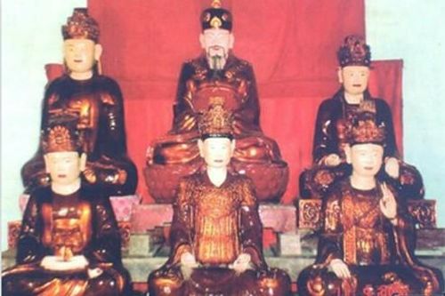 Vị vua đầu tiên trong lịch sử Việt Nam lấy vợ phương Tây?