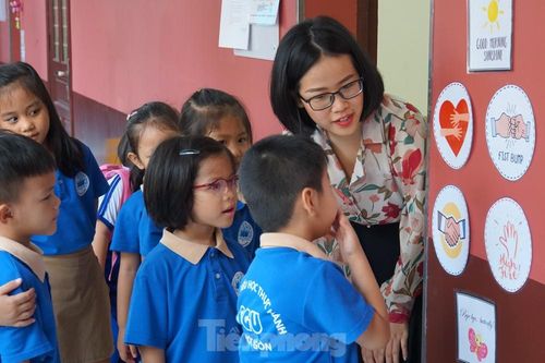 TPHCM đề xuất lớp 9 và 12 đi học từ 2/3, mầm non và tiểu học từ 16/3
