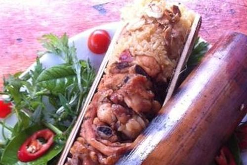 Lên Tây Nguyên thưởng thức thịt lợn nướng ống tre