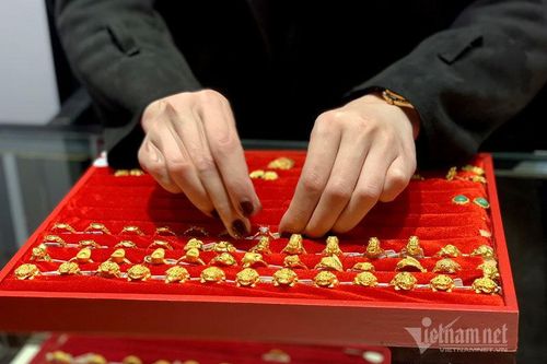 Để dành hơn 15 triệu/tháng, mỗi năm gần 200 triệu mua vàng