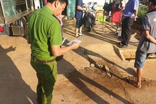 Dùng dao đâm chết bạn vì nghi gian lận khi đánh bài