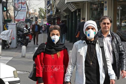 Iran kêu gọi người dân nên ở nhà sau khi số ca tử vong tăng lên 16 người