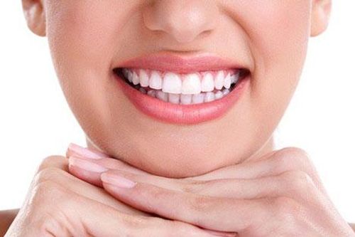 Cách làm trắng răng tuyệt vời với những nguyên liệu từ thiên nhiên
