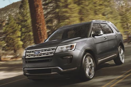 Ford Việt Nam bất ngờ giảm giá SUV cao cấp Explorer 269 triệu đồng