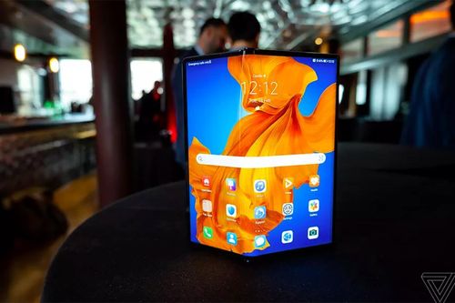 Huawei ra mắt smartphone gập mới để thách thức Samsung, giá hơn 63 triệu đồng