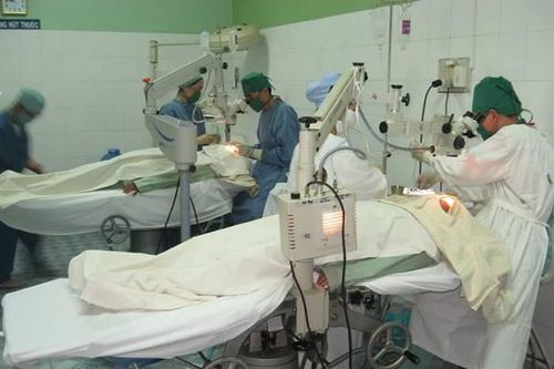 Dừng tổ chức lễ kỷ niệm, không nhận hoa và quà chúc mừng Ngày Thầy thuốc Việt Nam
