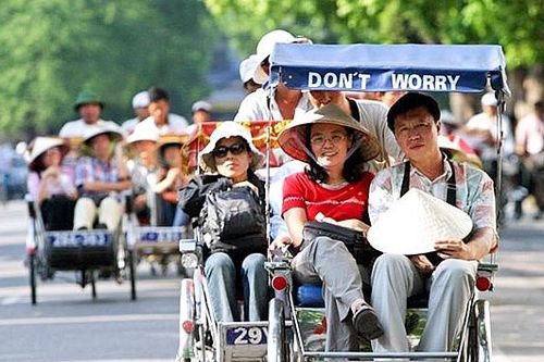Khách du lịch đến từ vùng dịch phải được xác minh thông tin sức khỏe trong 21 ngày