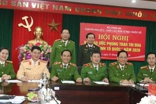 Cụm Thi đua số 5 ký giao ước thi đua năm 2020