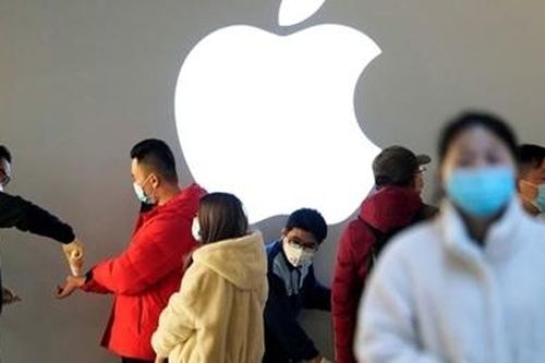 Giữa dịch bệnh, hàng loạt Apple store được mở cửa trở lại