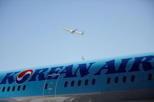 Thành viên phi hành đoàn nhiễm Covid-19, Korean Air đóng văn phòng gần sân bay Incheon