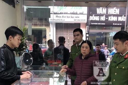 Lừa đảo 3 cửa hàng bán vàng, 'nữ quái' sa lưới